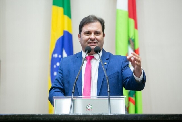 Deputado Sérgio Guimarães.