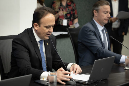 - Deputado Carlos Humberto (PL)
 - Deputado Napoleão Bernardes (PSD)