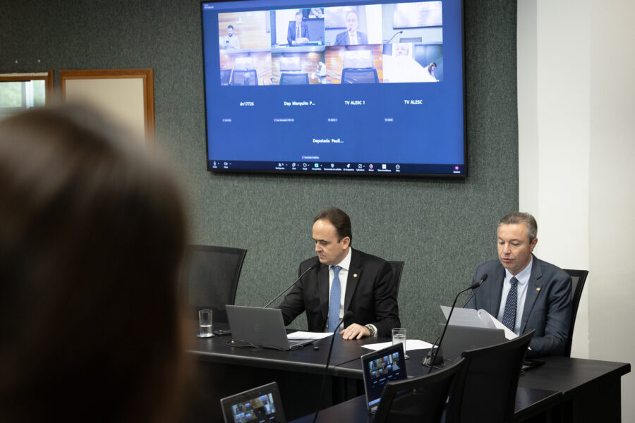 - Deputado Carlos Humberto (PL) - Deputado Napoleão Bernardes (PSD)
