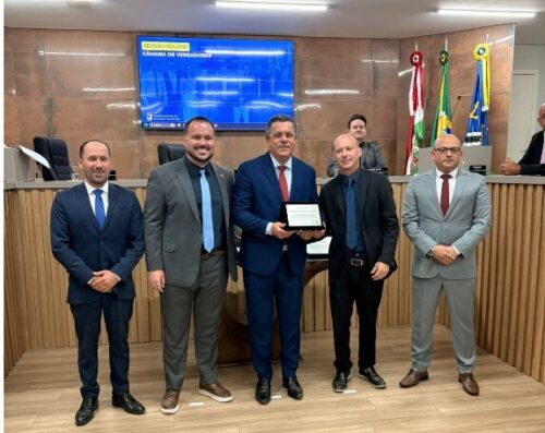 Naatz recebe título de Cidadão Honorário de Balneário Piçarras