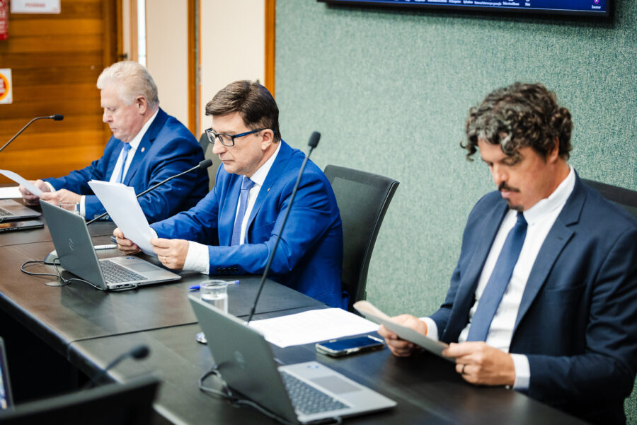 - Deputado Nilso Berlanda (PL)
- Deputado Junior Cardoso (PRD)
 - Deputado Marquito (PSOL)