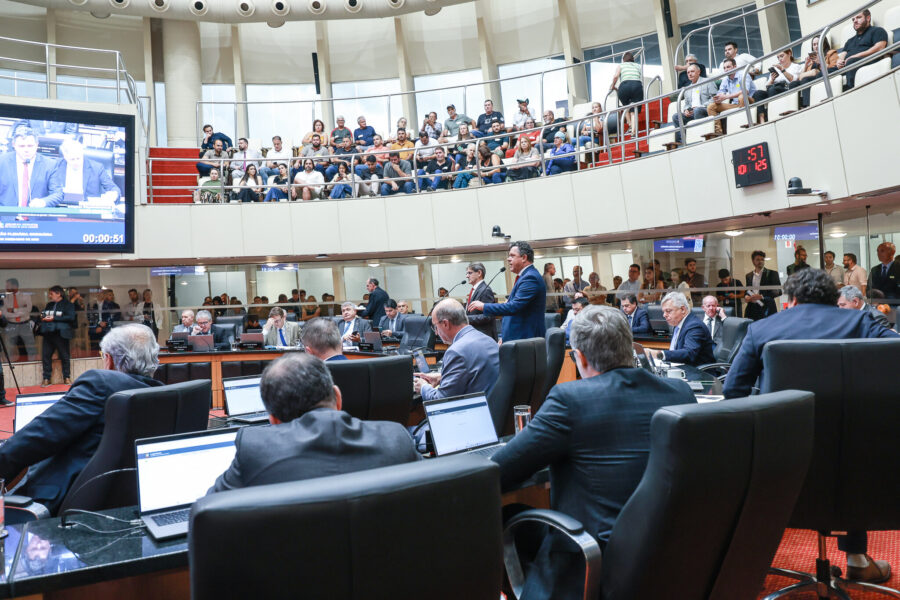 Plenário da Alesc, durante a votação dos projetos, na tarde desta quarta-feira (10)