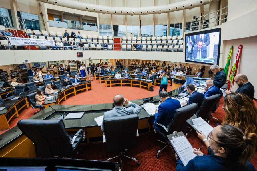 Reunião conjunta das comissões da Assembleia Legislativa.