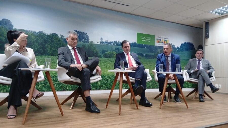 Altair Silva cobra medidas federais para enfrentar crise do leite em reunião no Mapa