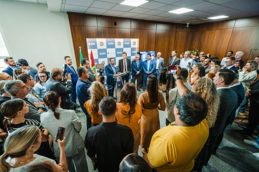 Alesc amplia participação cidadã com inauguração do Espaço da Democracia