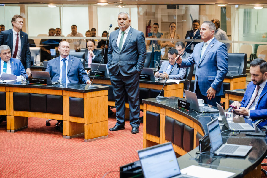 Os projetos foram aprovados durante a sessão plenária desta quarta-feira (4).