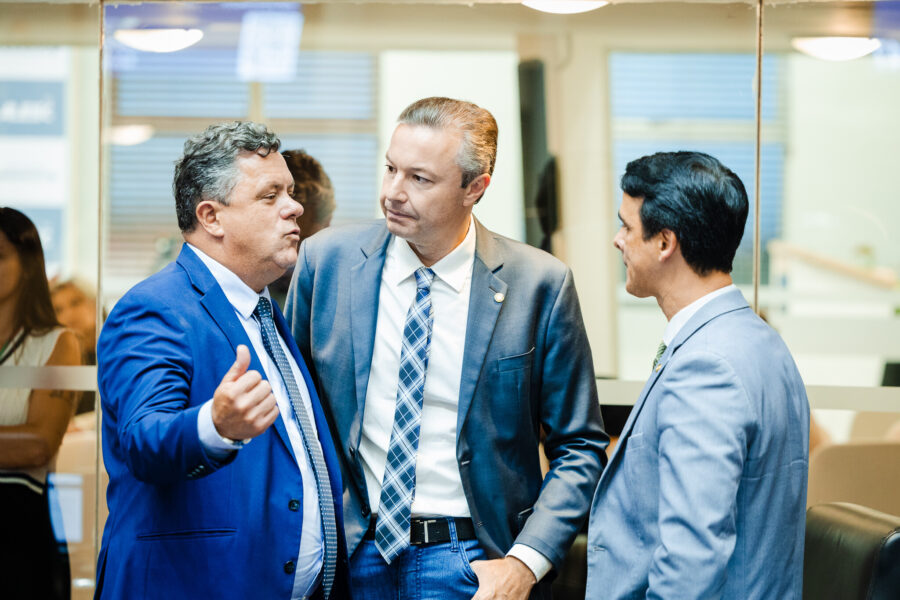 - Deputado Ivan Natz (PL)
 - Deputado Napoleão Bernardes (PSD)