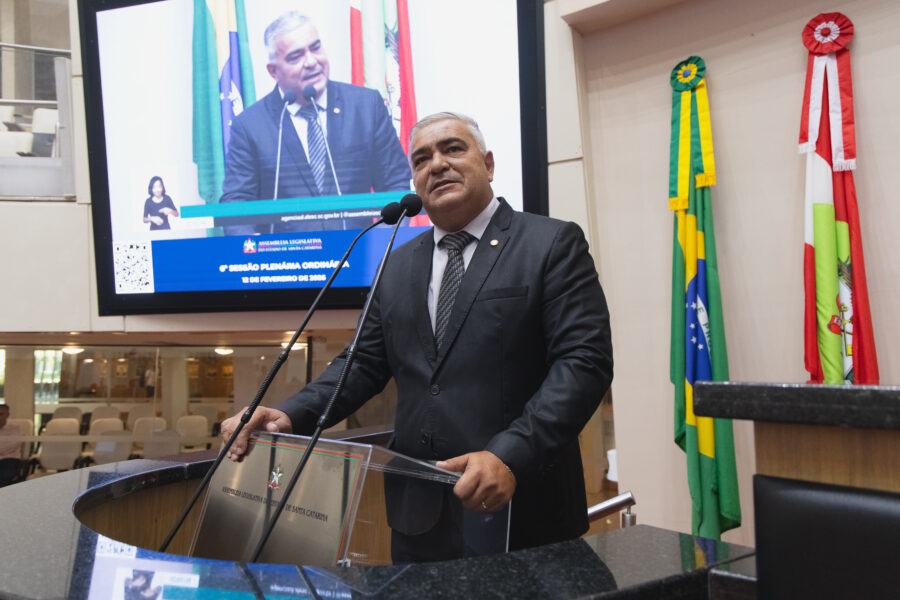 Deputado Sargento Lima.