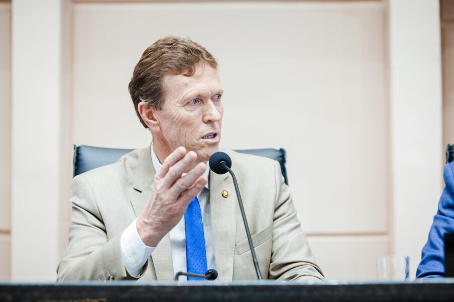 Projeto de lei que regulamenta a meliponicultura é aprovado em Plenário