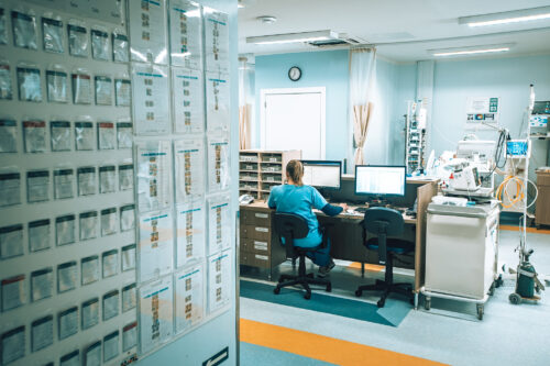 Aprovado projeto que autoriza o Estado a contratar leitos de UTI para uso emergencial