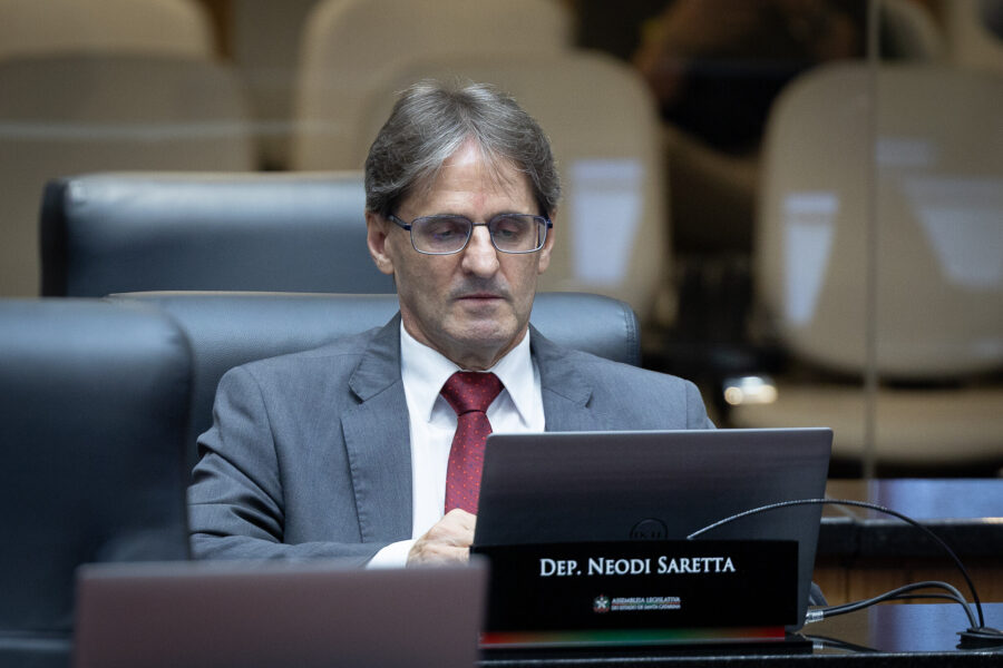 - Deputado Neodi Saretta (PT)