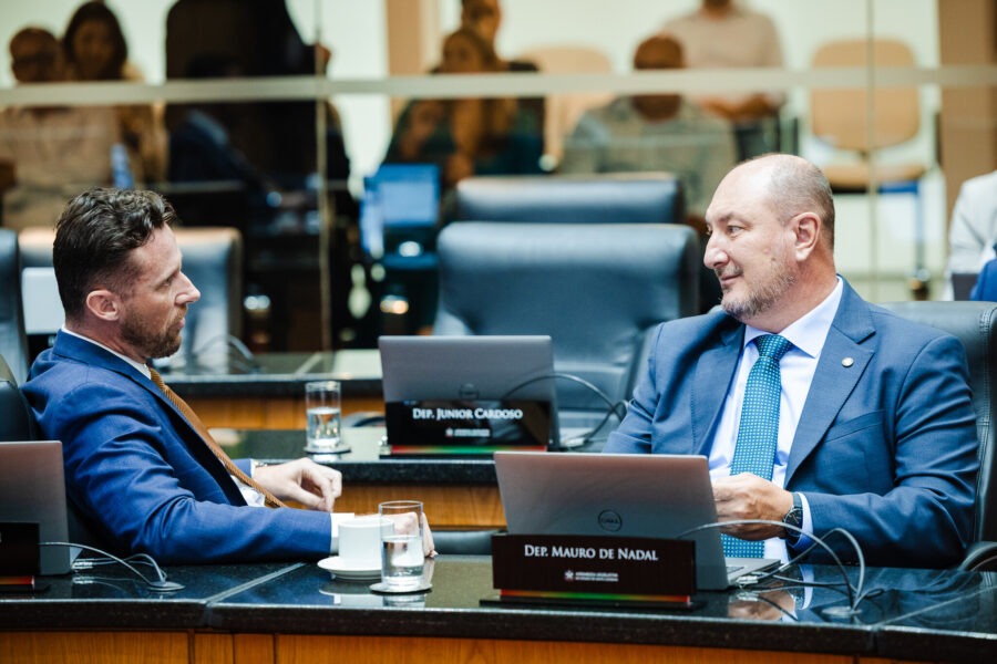 - Deputado Fernando Krelling (MDB)- Deputado Mauro de Nadal (MDB)