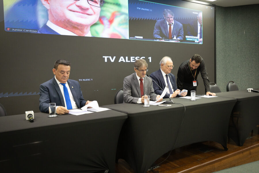 - Deputado Mauricio Peixer (PL)	
 - Deputado Neodi Saretta (PT) 	
 - Deputado Dr. Vicente Caropreso (PSDB)