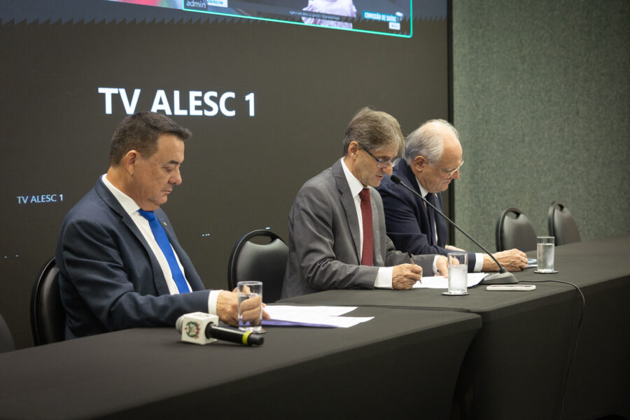 - Deputado Mauricio Peixer (PL)	
- Deputado Neodi Saretta (PT) 	
 - Deputado Dr. Vicente Caropreso (PSDB)