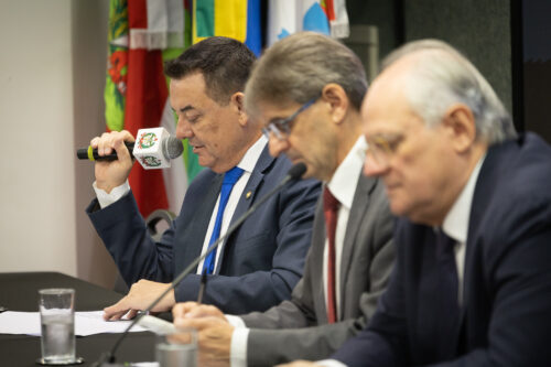 - Deputado Mauricio Peixer (PL)	- Deputado Neodi Saretta (PT) 	
 - Deputado Dr. Vicente Caropreso (PSDB)