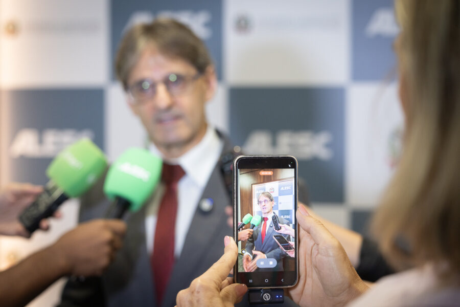 - Deputado Neodi Saretta (PT)