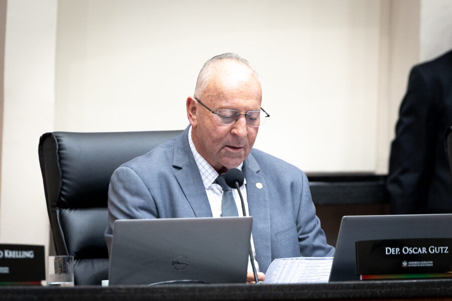 - Deputado Oscar Gutz (PL)