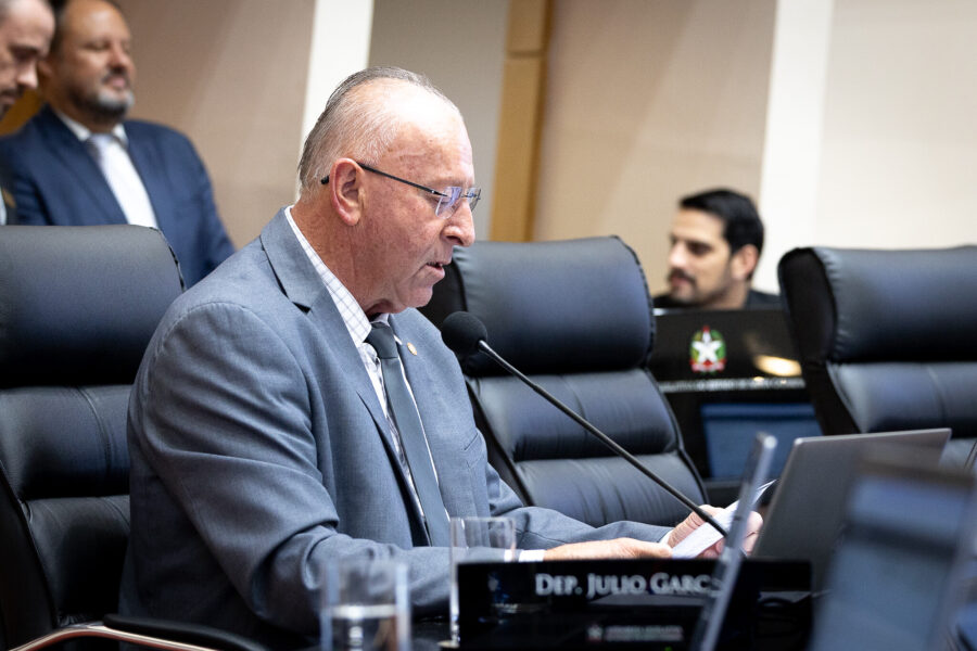 - Deputado Oscar Gutz (PL)