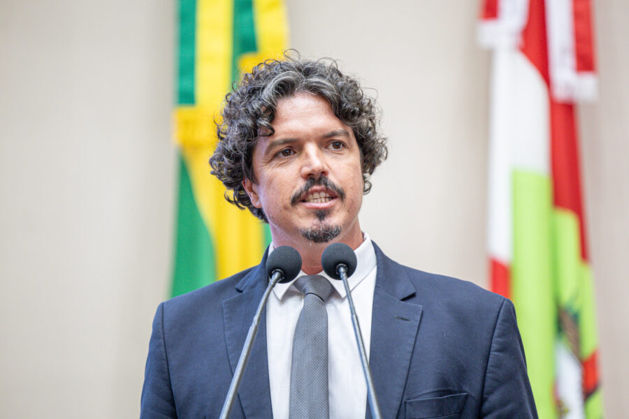 Deputado Marquito.