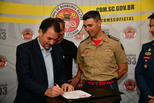 Minotto participa da ativação da 5ª Região Bombeiro Militar em Criciúma