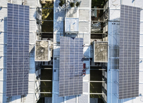 Reajuste do mínimo e apoio a hospitais filantrópicos são aprovados em plenário