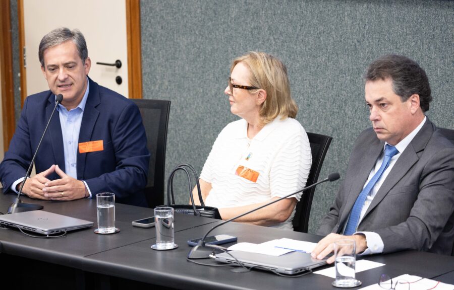 Prefeito de Criciúma, Vaguinho Espíndola, e prefeita de Urussanga, Stela Talamini