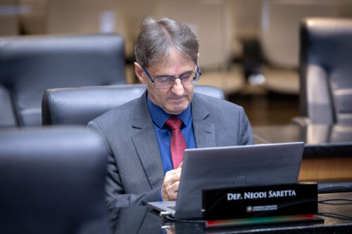- Deputado Neodi Saretta (PT)