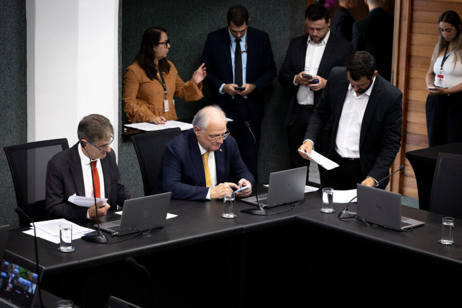 - Deputado Neodi Saretta (PT) 	
 - Deputado Dr. Vicente Caropreso (PSDB)