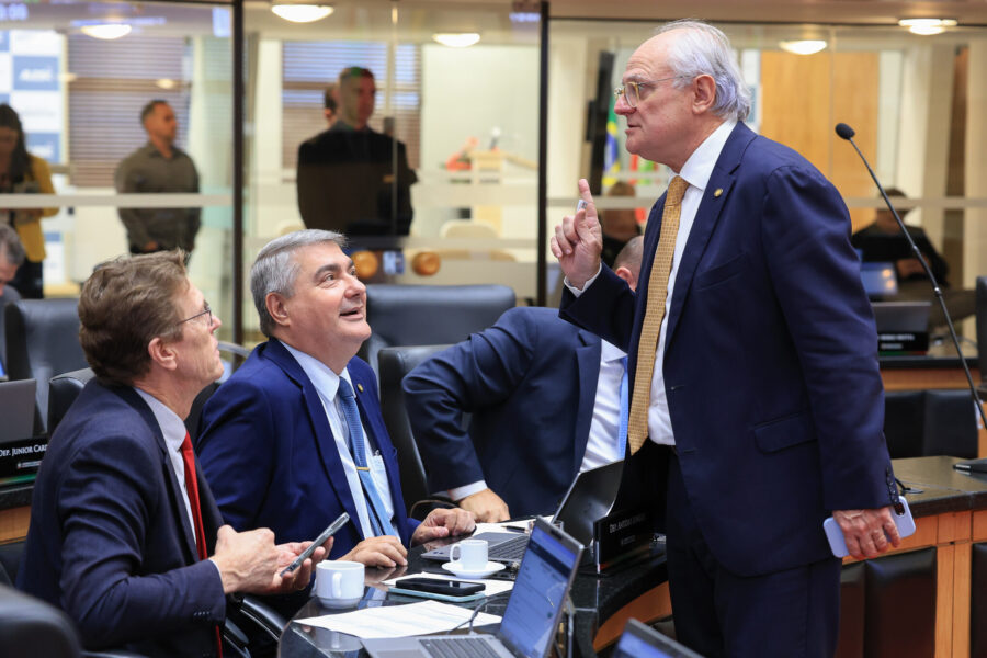 - Deputado Volnei Weber (MDB)
- Deputado Antídio Lunelli (MDB) 	
 - Deputado Dr. Vicente Caropreso (PSDB)