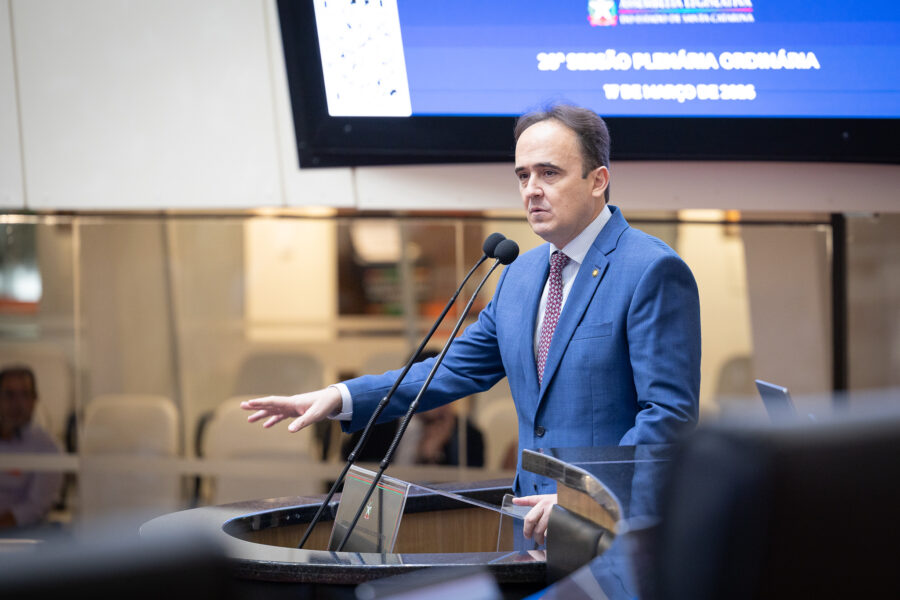 Deputado Carlos Humberto.