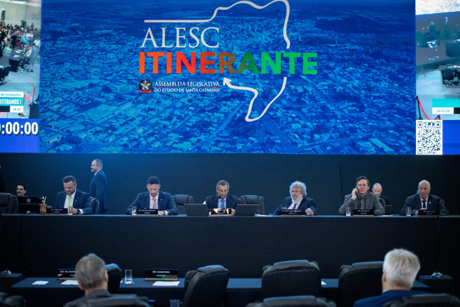 Plenário itinerante aprova 15 projetos de lei na sessão desta quarta-feira (25)