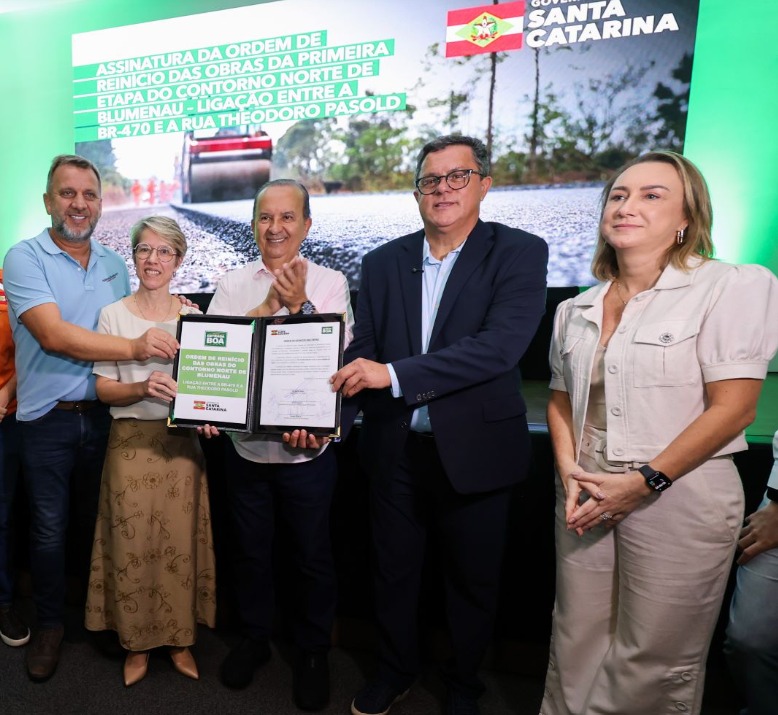 Foto : Governador Jorginho Mello autorizou retomada das obras em Blumenau. ( Divulgação). 