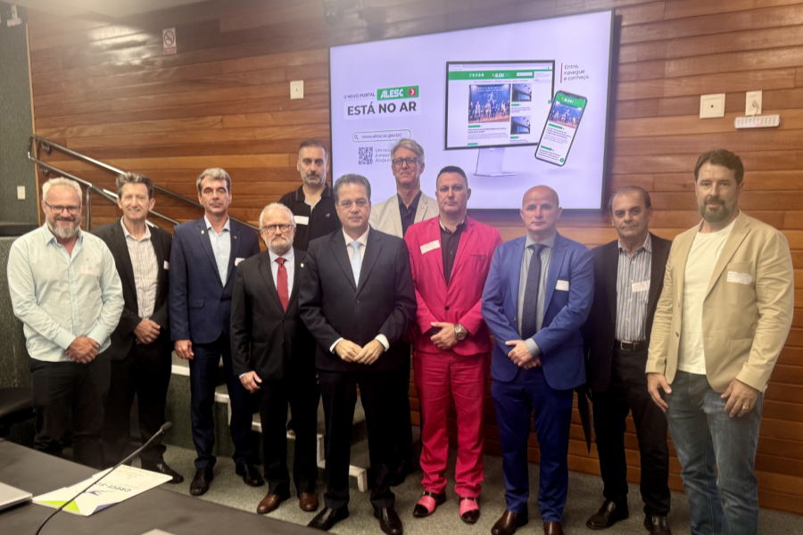 Minotto debate taxas cartoriais com representantes do setor imobiliário