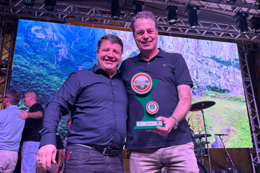 Minotto participa da abertura da Expocanyon 2026 em Praia Grande.