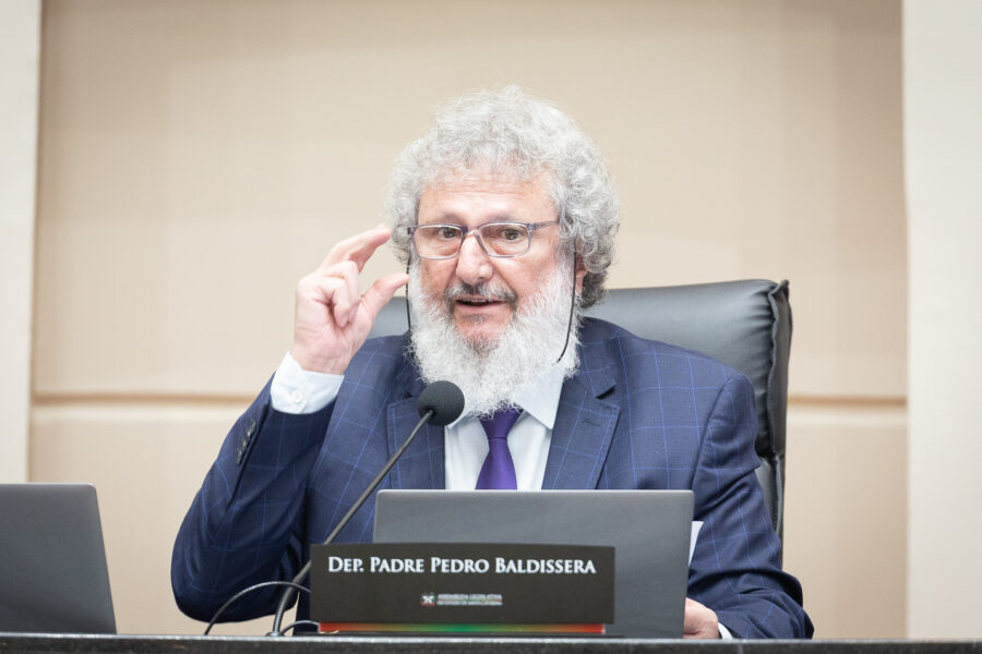 Alesc sugere ao estado incentivo à vegetação que alimenta as abelhas