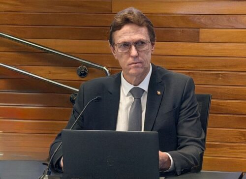 Projeto já apresentado por Weber em 2023 é aprovado na CCJ e muda o nome das escrivanias de paz