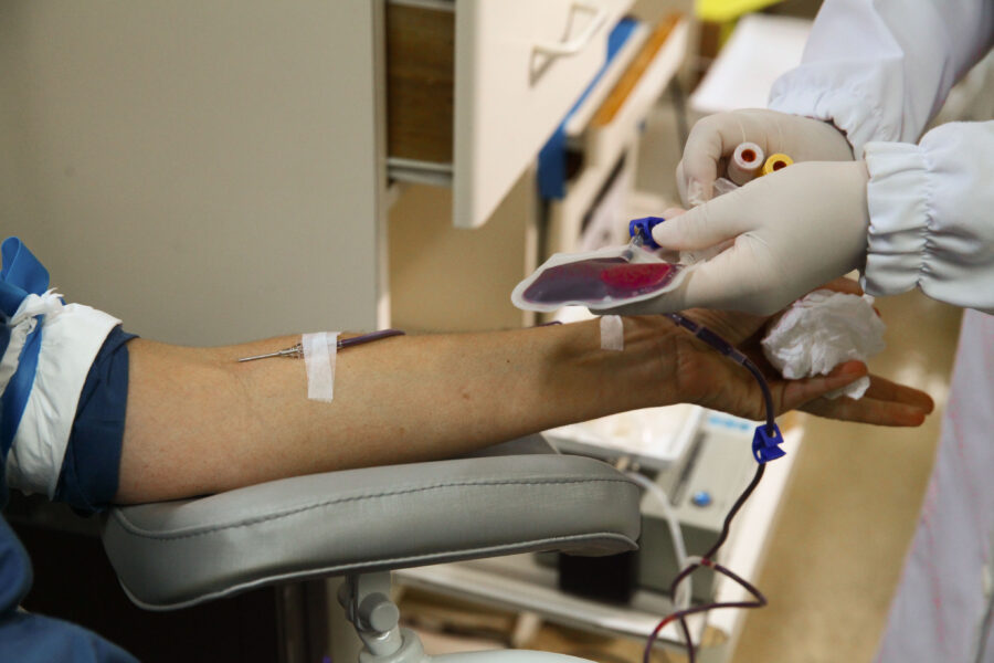 Doadores de sangue poderão ter isenção de IPVA e de ICMS na compra de veículos e eletrodomésticos, conforme projeto que tramita na Alesc