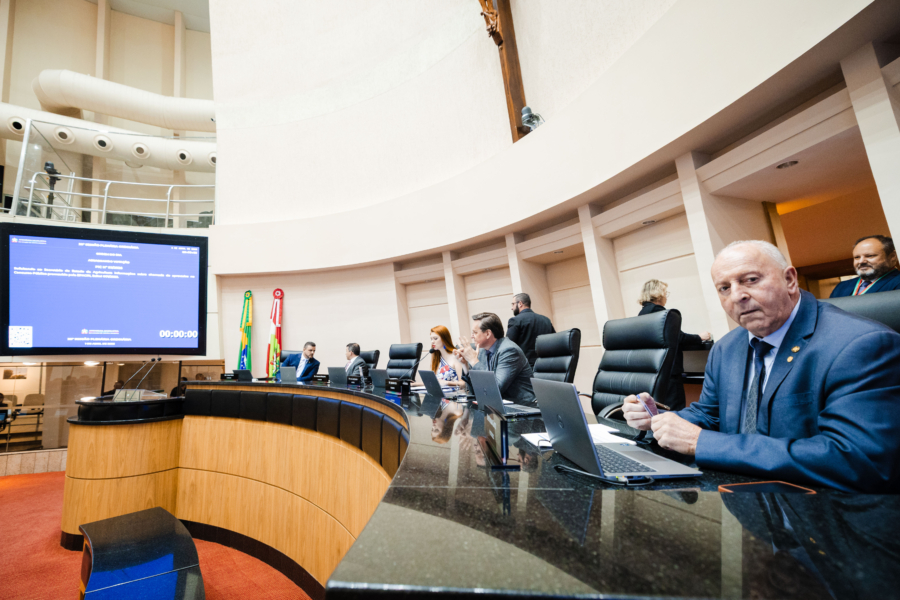 Investimentos em Camboriú merecem reconhecimento durante sessão plenária