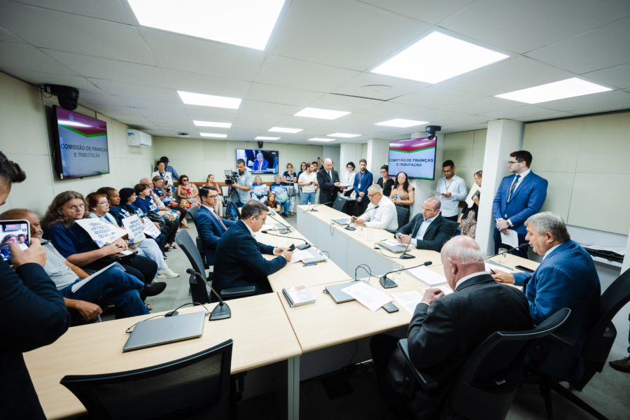 A Comissão de Finanças é presidida pelo deputado Marcos Vieira.