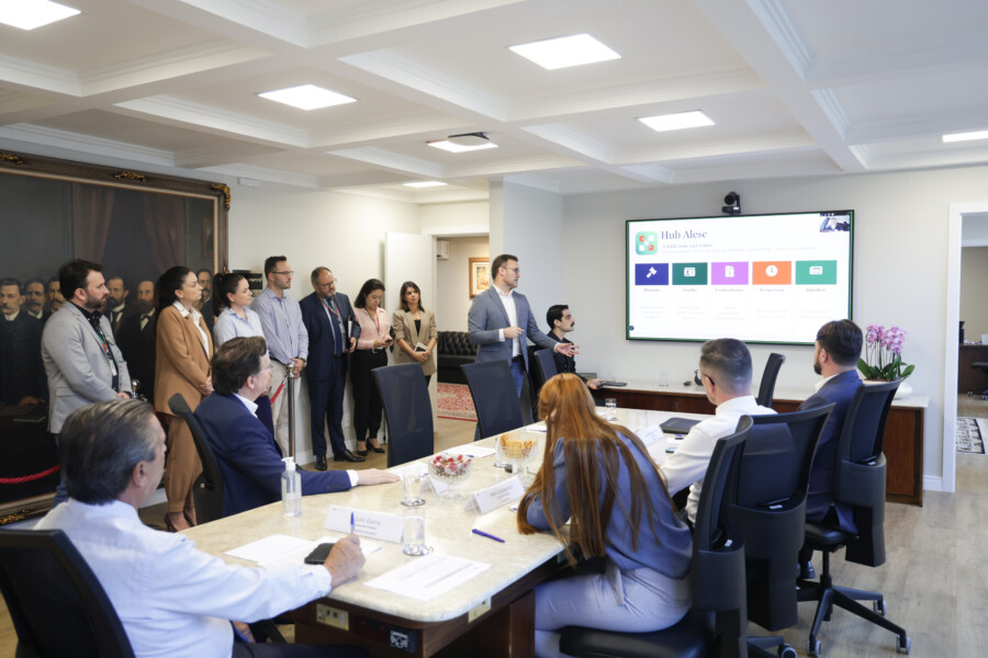 Tecnologia foi apresentada para os membros da Mesa da Alesc, na manhã desta quarta (22)