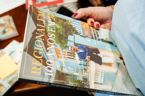 Lançamento do livro “Regional FM – 100 Anos em 20: A História do Empreendedorismo Feito com Coração”