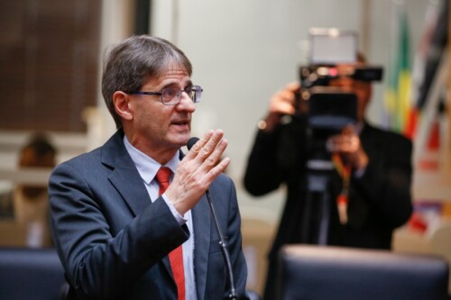 Cultura não é corrida contra o tempo: Saretta cobra explicações e revisão de edital