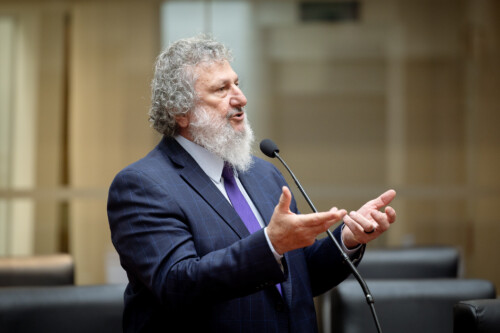 Deputado debate Campanha da Fraternidade e moradia na Câmara Municipal de São José