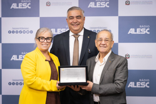 Moção de Aplauso – Amilton e Marlene Silveira