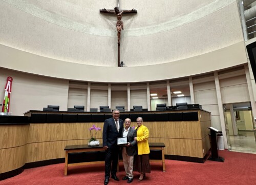 A homenagem a um casal com meio século cantando pelo Brasil e pela América do Sul