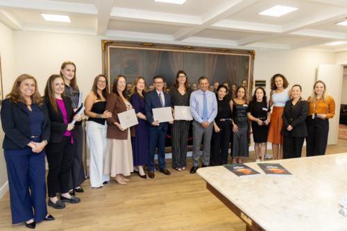 FCDL apresenta relatório e homenageia empreendedoras