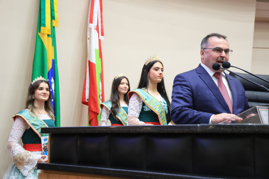 Comitiva de Quilombo veio à Alesc para divulgar o evento