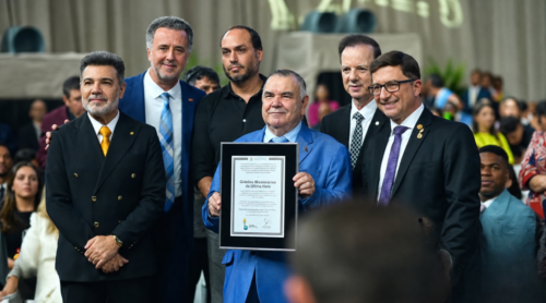 Junior Cardoso homenageia 41 anos dos Gideões em Camboriú