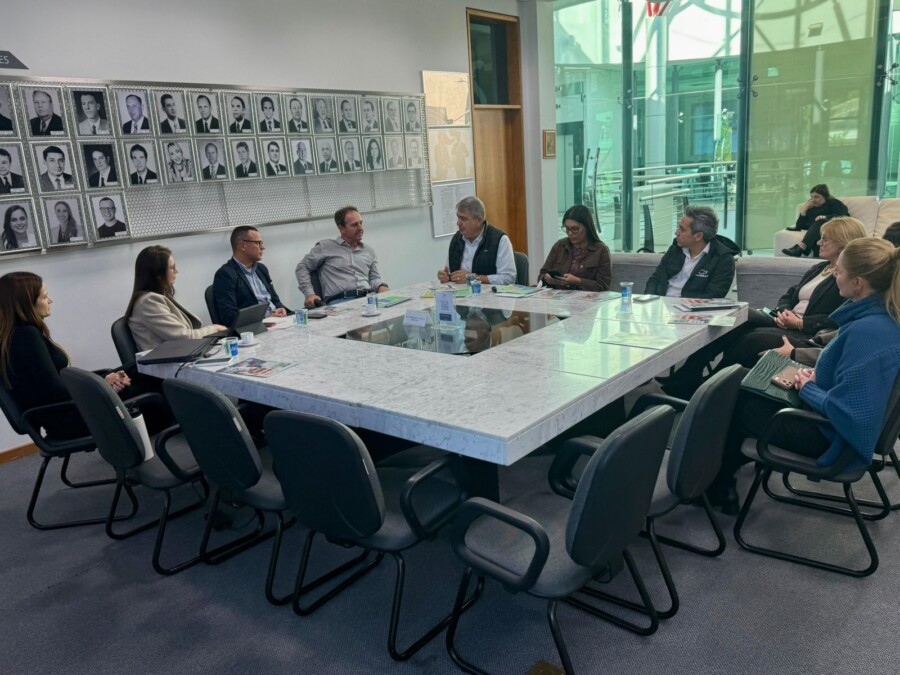 Lunelli apresenta balanço de investimentos e ouve demandas da Acijs