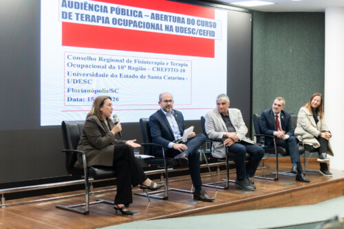 Encontro foi promovido pela Comissão de Educação e Cultura da Alesc, na noite desta sexta-feira (15)